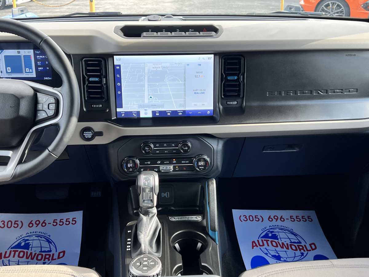 Used 2023 Ford Bronco Wildtrak image 28