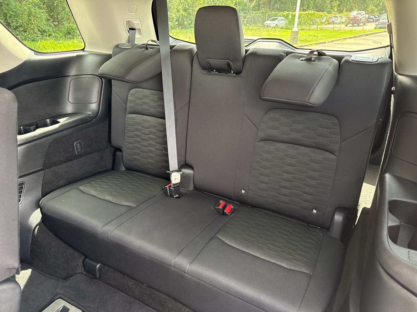 Used 2025 Nissan Pathfinder SV FWD image 15
