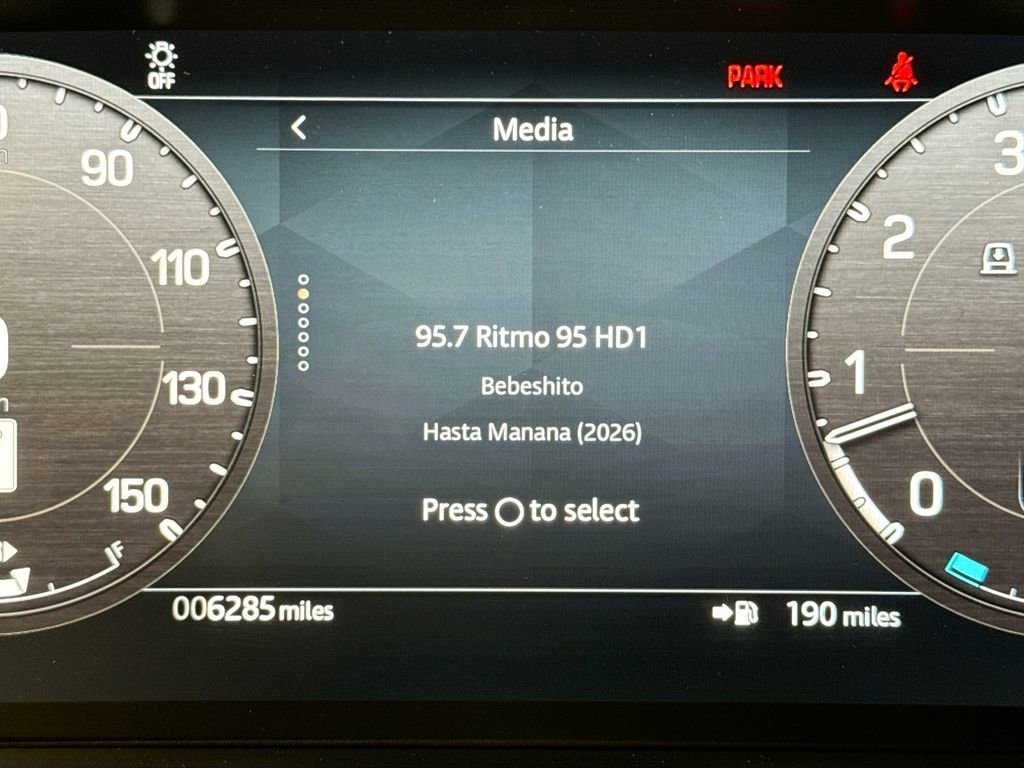 Used 2025 Land Rover Defender 130 S image 11
