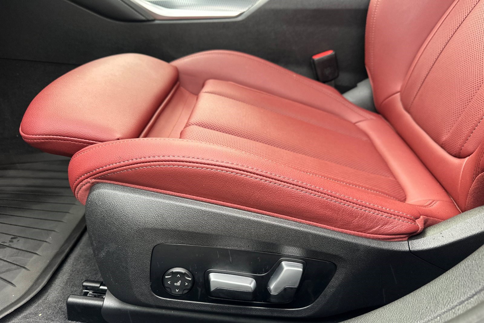 Used 2023 BMW i4 eDrive40 w/ M Sport Package image 14