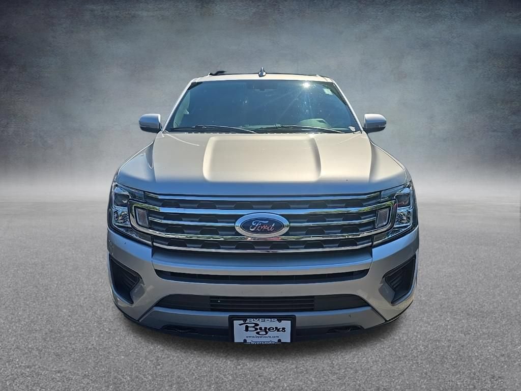 Used 2019 Ford Expedition XLT w/ Equipment Group 202A AWD/4WD image 3