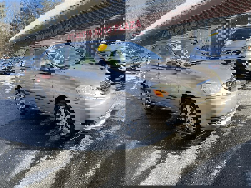 Used 2005 Toyota Corolla CE image 3