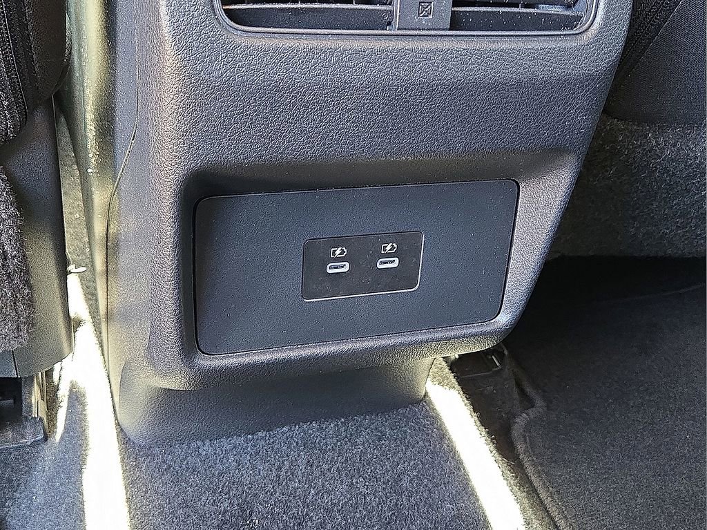 Used 2025 Nissan Rogue SV image 15