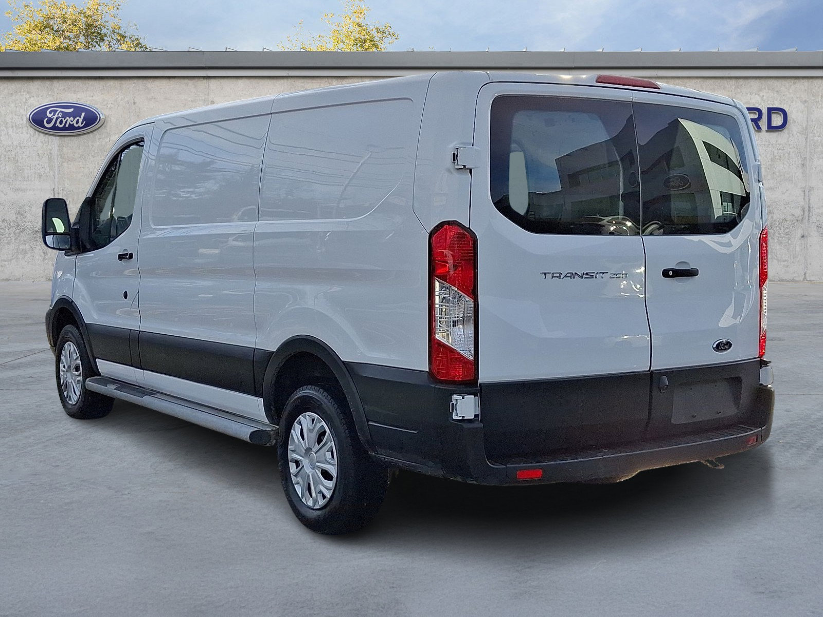 Certified 2019 Ford Transit 250 130 Low Roof w/ Exterior Upgrade Package image 4