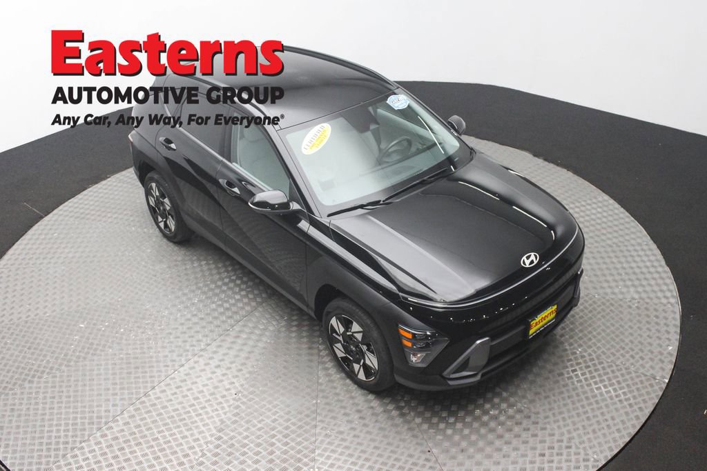 Used 2024 Hyundai Kona SEL image 3