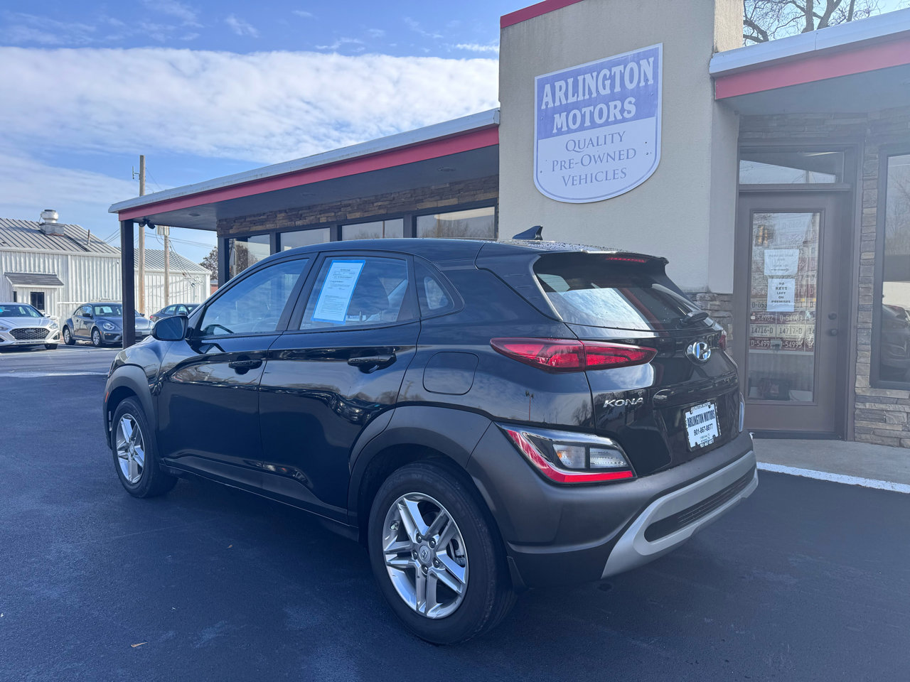 Used 2023 Hyundai Kona SE image 2