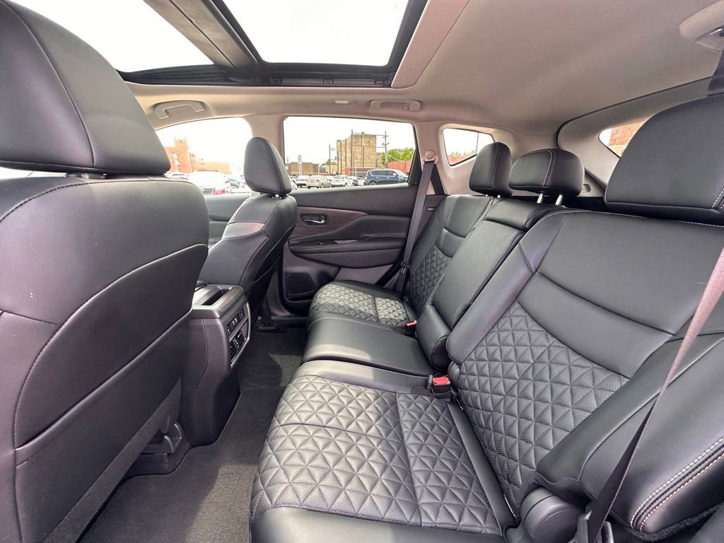 Certified 2024 Nissan Murano Platinum FWD image 16