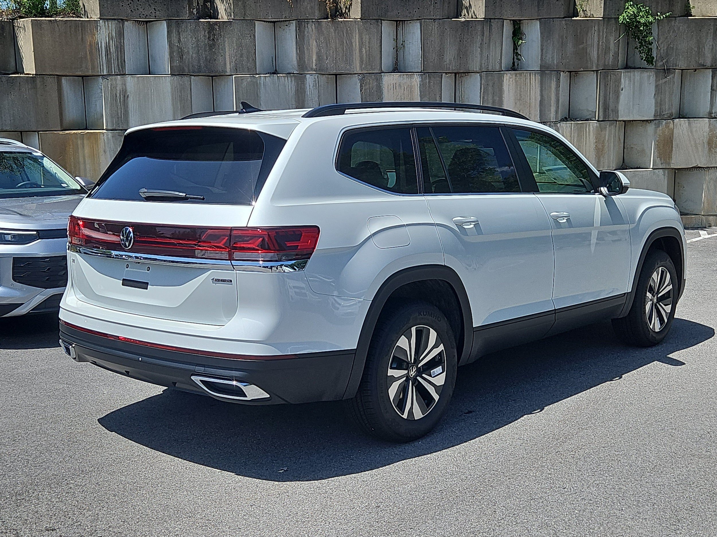 New 2026 Volkswagen Atlas SE AWD/4WD image 2