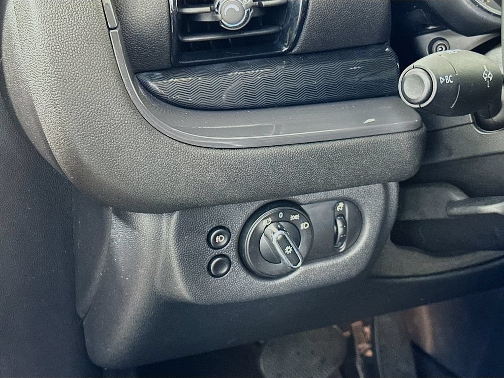 Used 2019 MINI Cooper Clubman FWD image 10