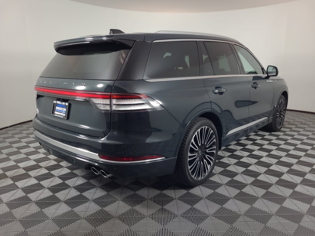 Used 2025 Lincoln Aviator Black Label AWD/4WD image 3