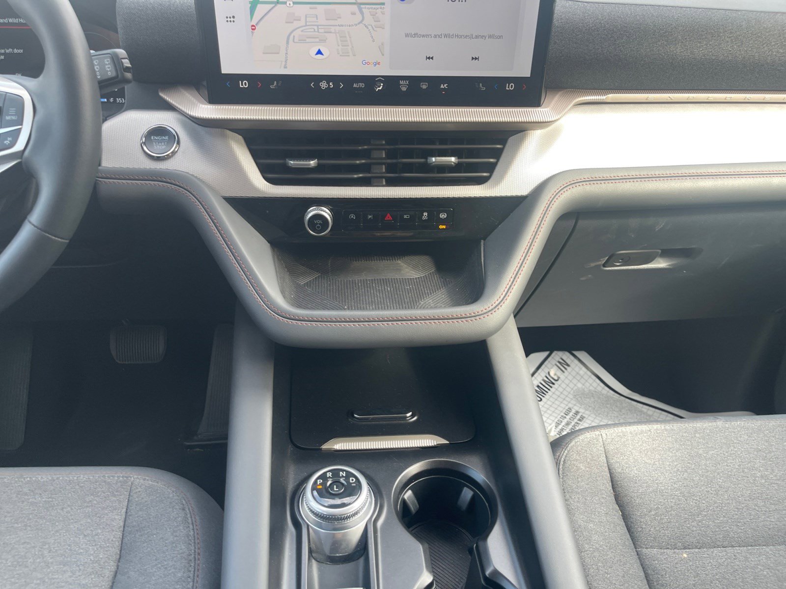 Used 2025 Ford Explorer Active image 13