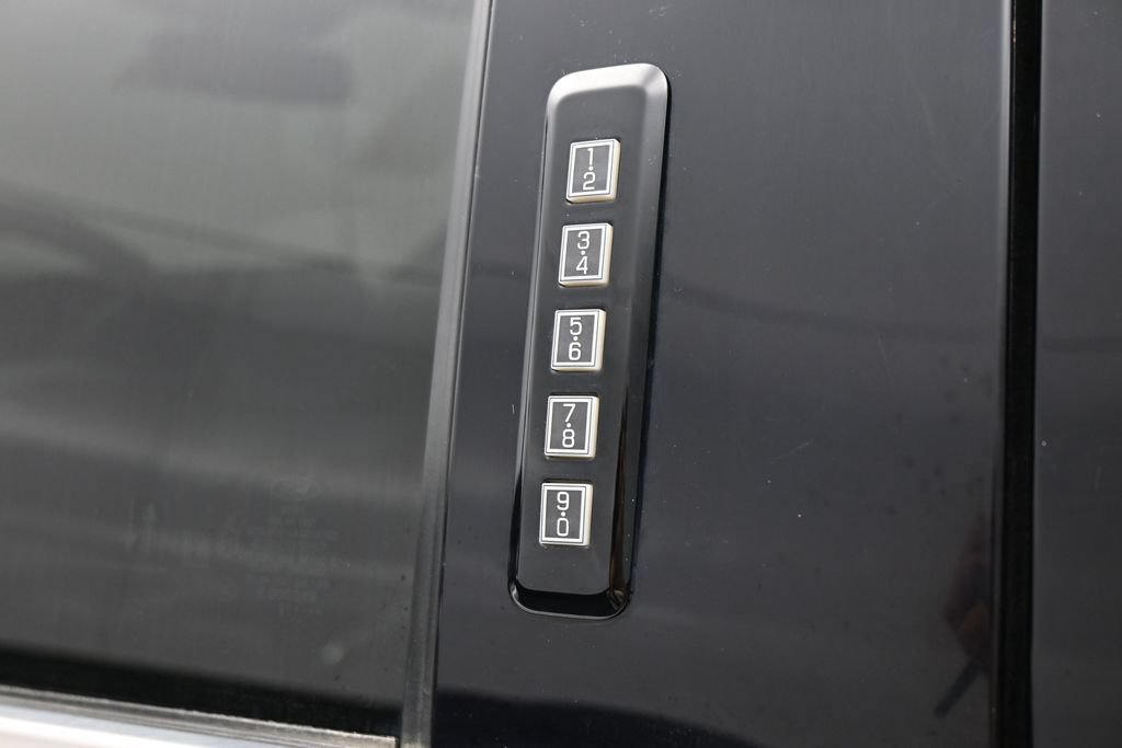 Used 2023 Ford F250 Lariat w/ Chrome Package AWD/4WD image 9