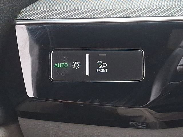 Used 2024 Audi Q8 e-tron Prestige w/ Prestige Package image 31