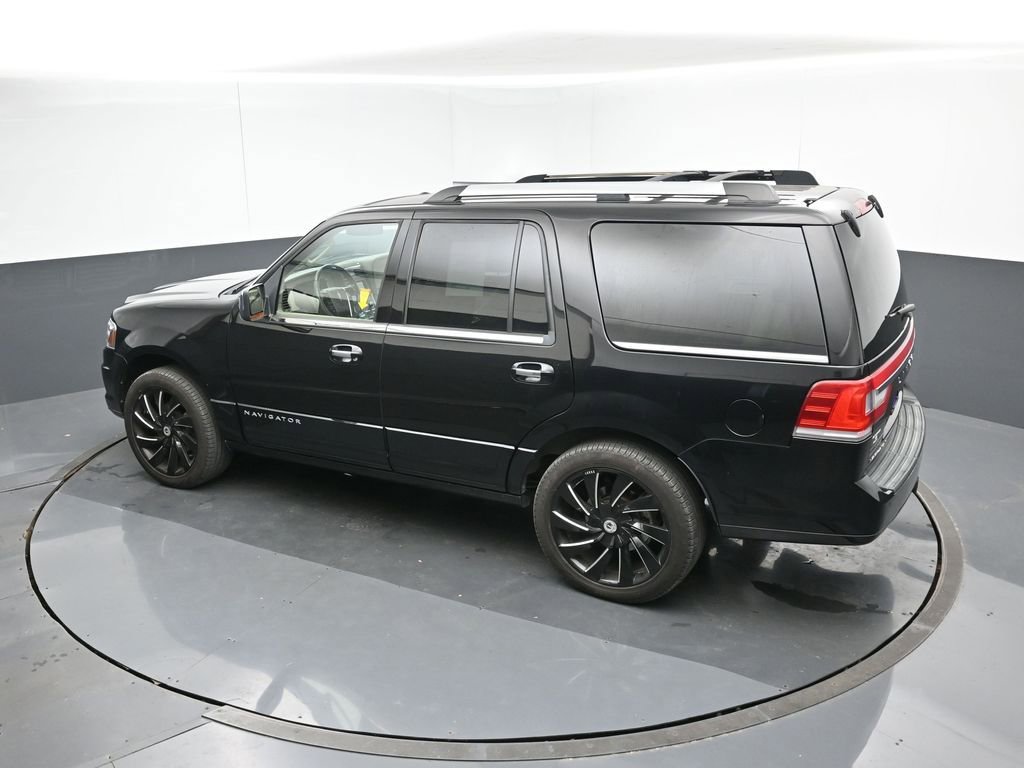 Used 2017 Lincoln Navigator Select image 49