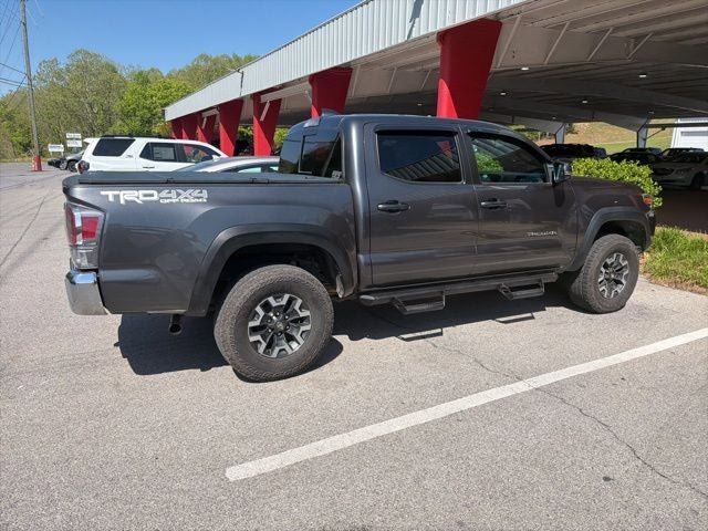 Used 2020 Toyota Tacoma TRD Off-Road AWD/4WD image 10