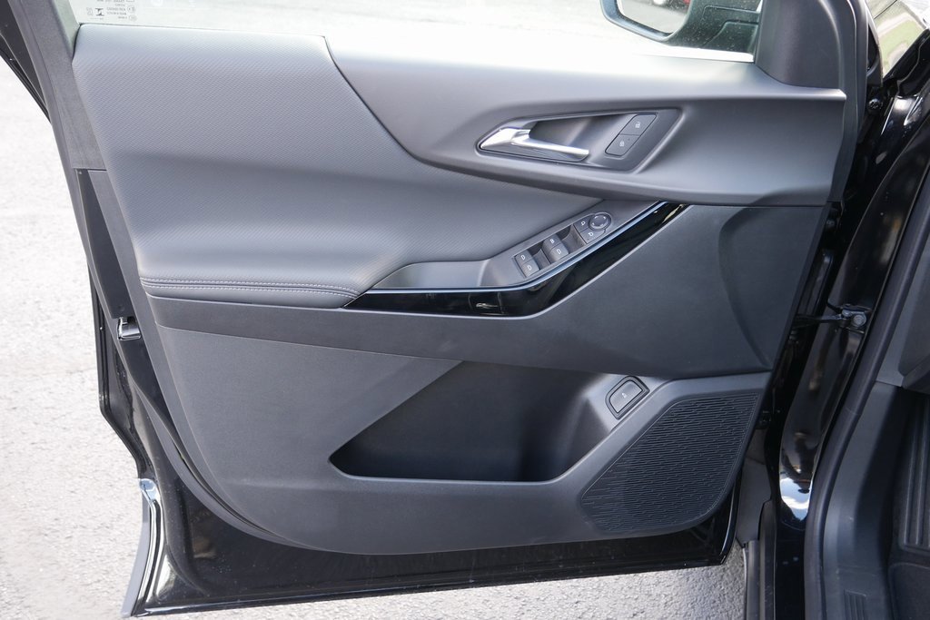 New 2025 Chevrolet Equinox LT w/ Convenience Package II image 4