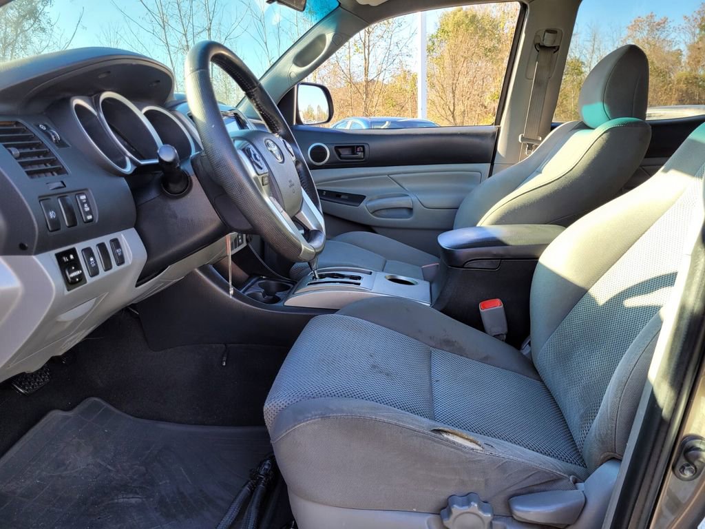 Used 2014 Toyota Tacoma 4x4 Double Cab w/ TRD Sport Package image 4