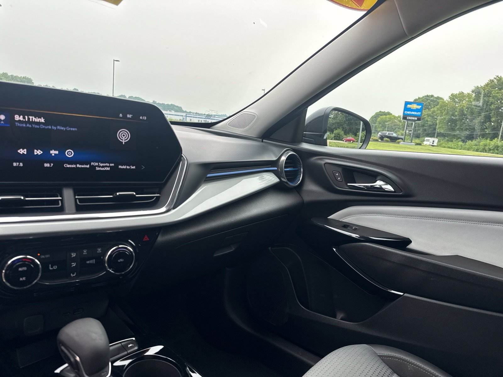 Used 2025 Chevrolet Trax LT FWD image 23