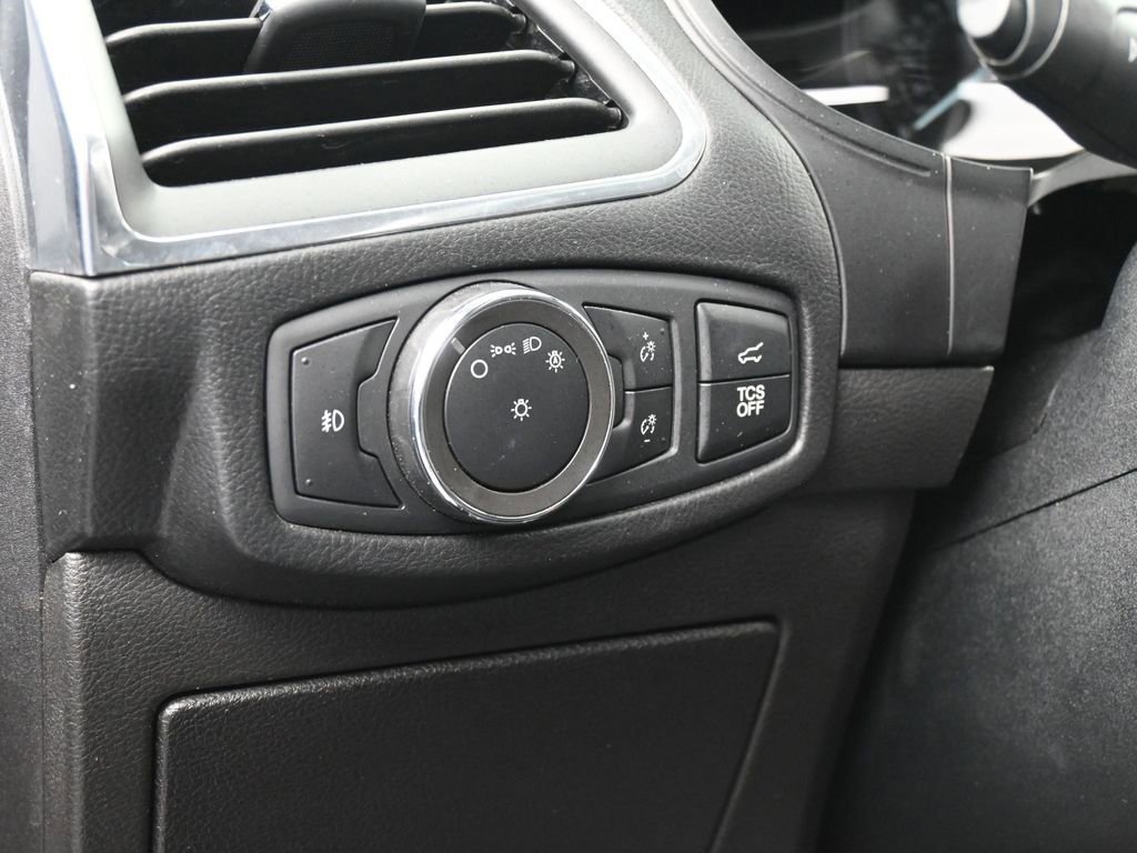 Used 2022 Ford Edge Titanium image 15