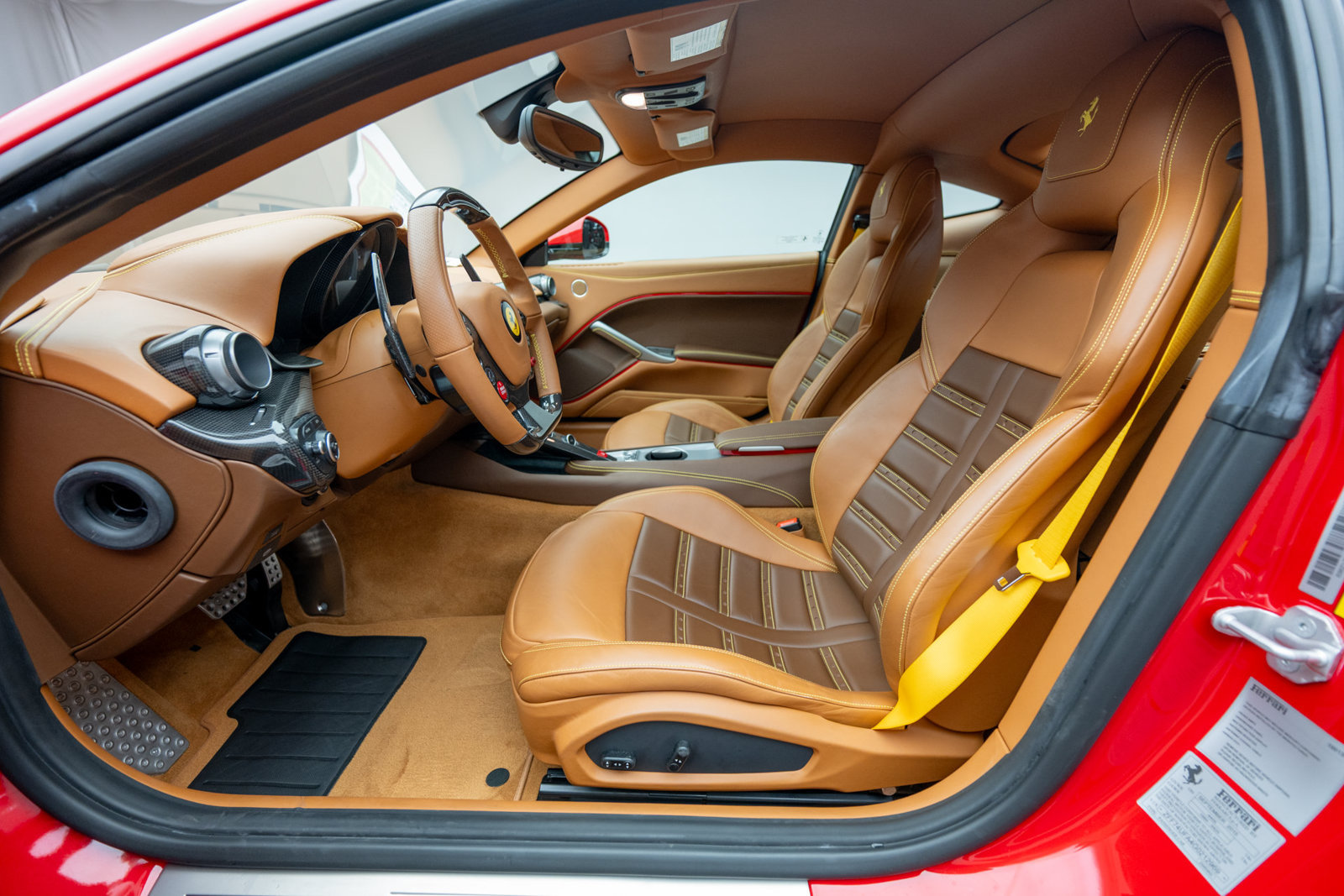 Used 2016 Ferrari F12 Berlinetta RWD image 10