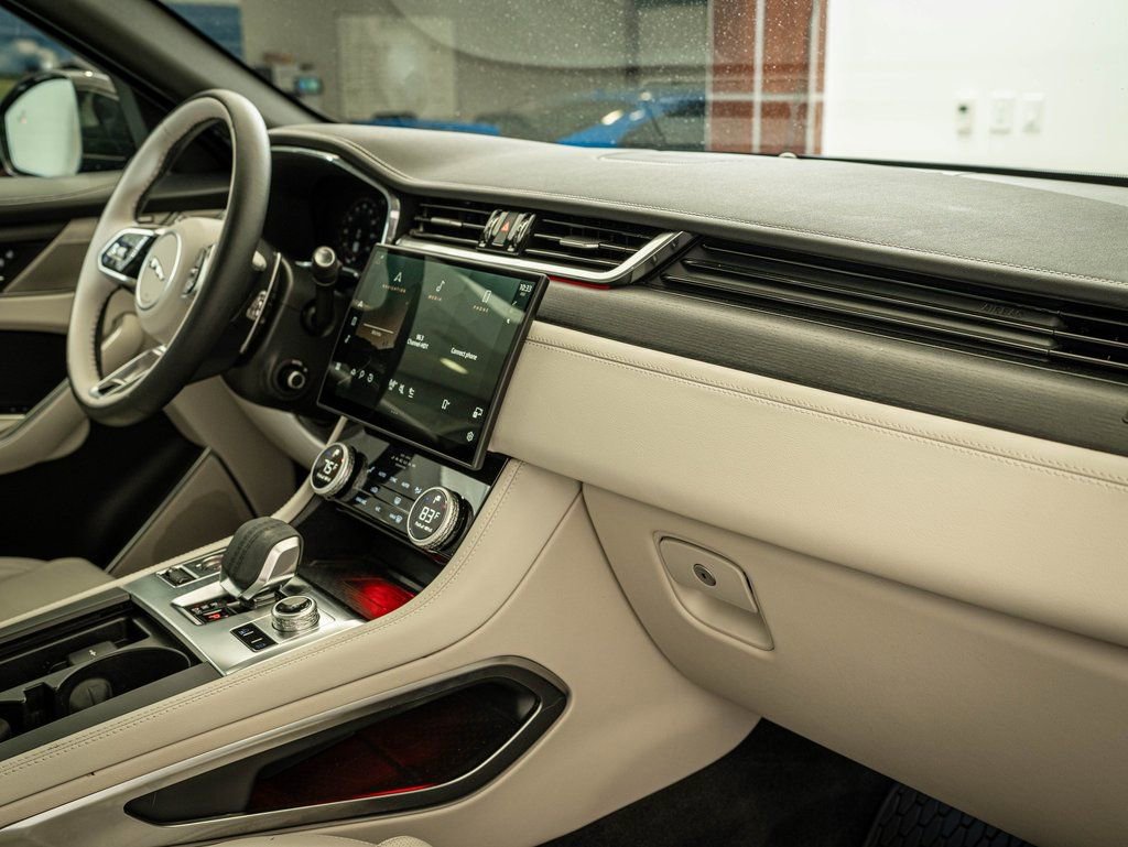 Used 2025 Jaguar F-PACE R-Dynamic S AWD/4WD image 22