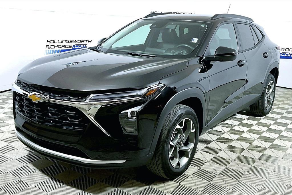 Used 2025 Chevrolet Trax LT w/ LT Convenience Package image 1