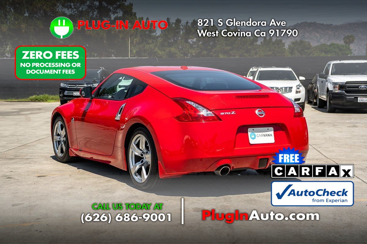 Used 2009 Nissan 370Z Touring RWD image 2