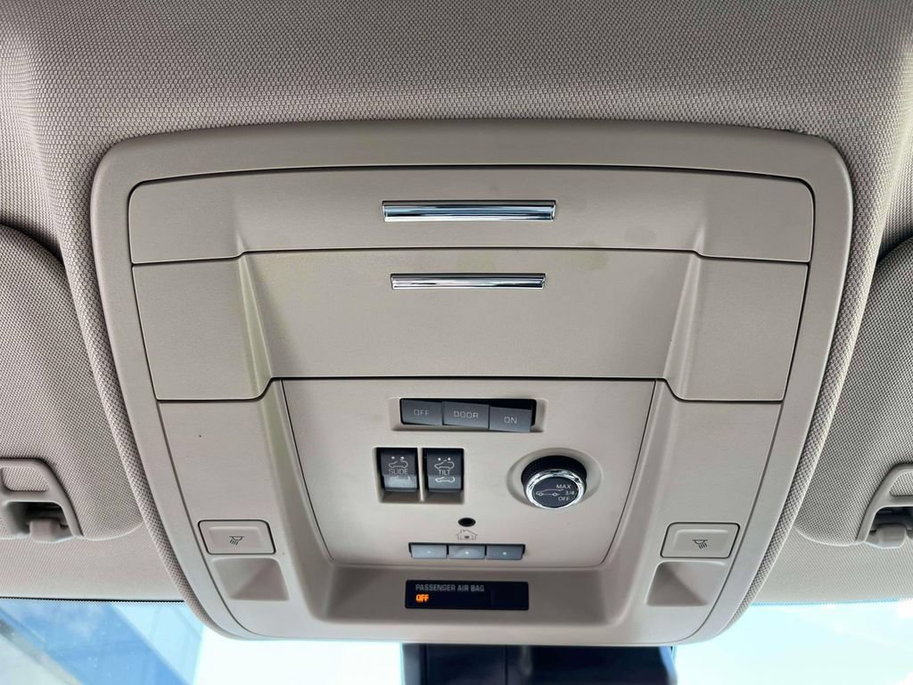 Certified 2020 GMC Yukon XL Denali w/ Denali Premium Package AWD/4WD image 38