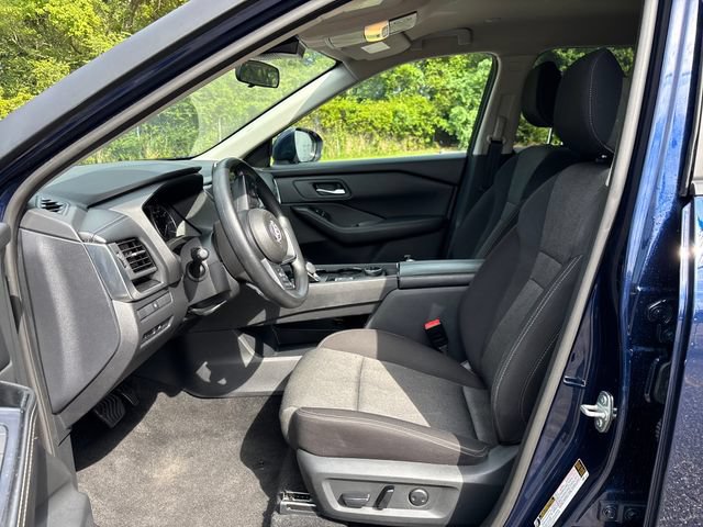 Used 2024 Nissan Rogue SV AWD/4WD image 7
