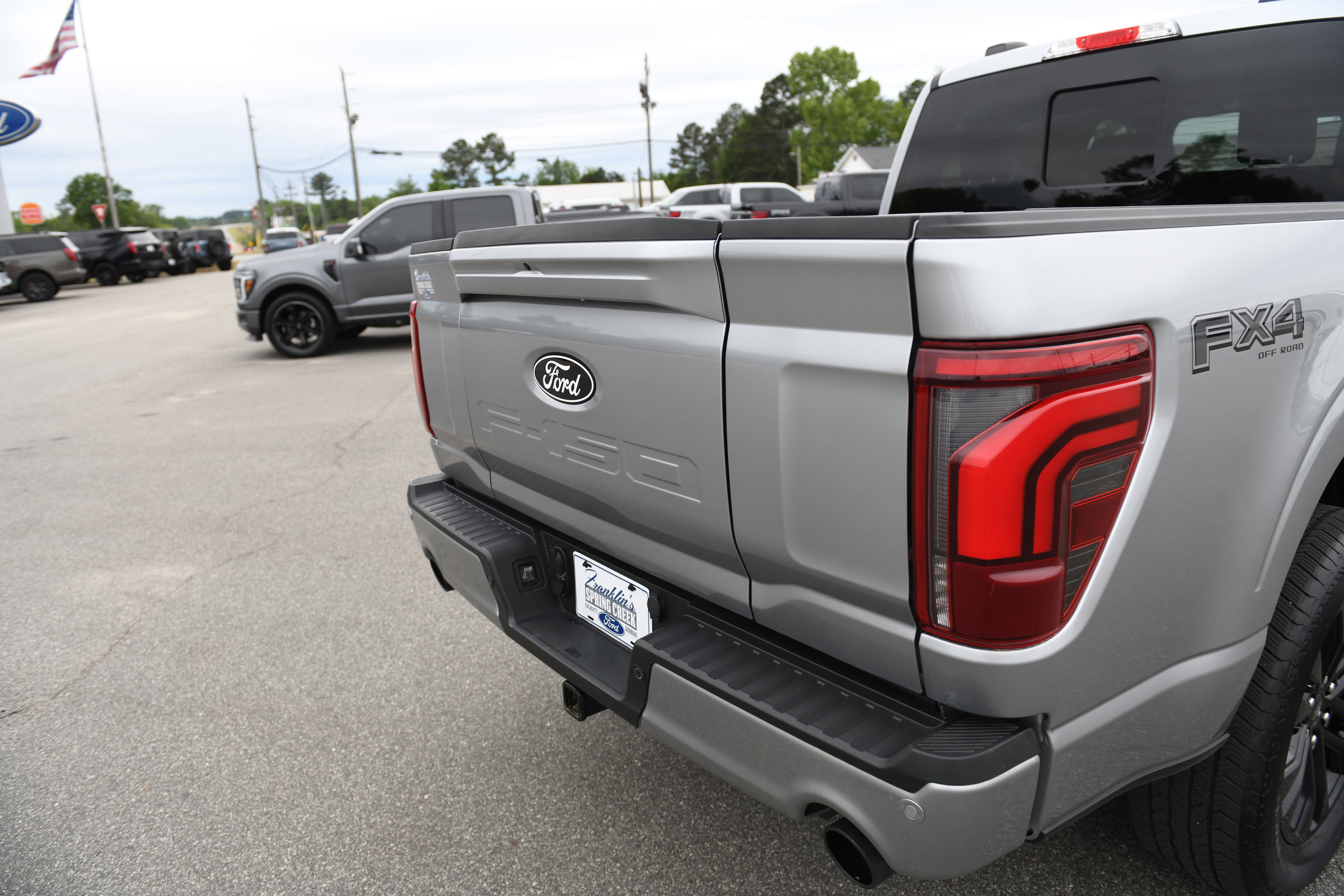 Used 2025 Ford F150 Lariat w/ Equipment Group 501A Mid AWD/4WD image 7