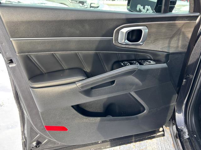 Certified 2025 Kia Sorento SX image 12