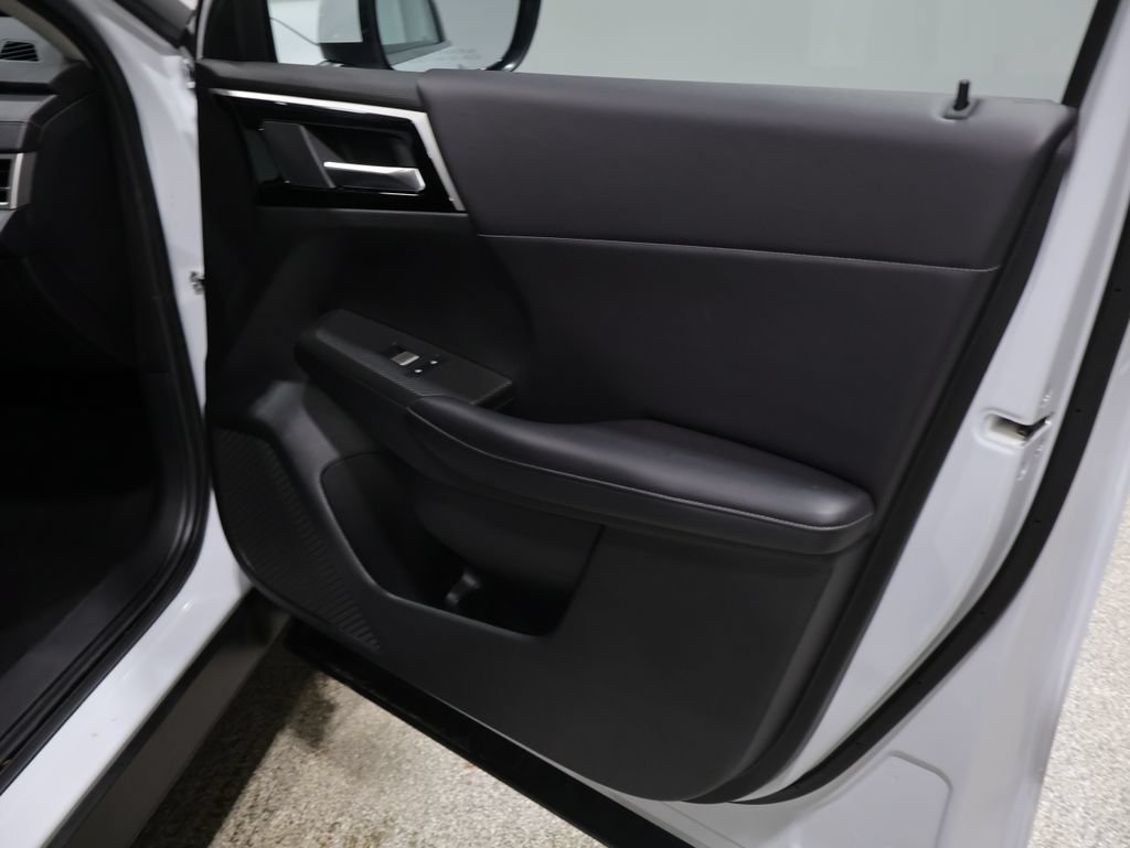 Used 2024 Mitsubishi Outlander SEL AWD/4WD image 25