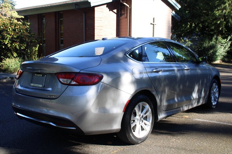 Used 2015 Chrysler 200 Limited w/ Convenience Group FWD image 3