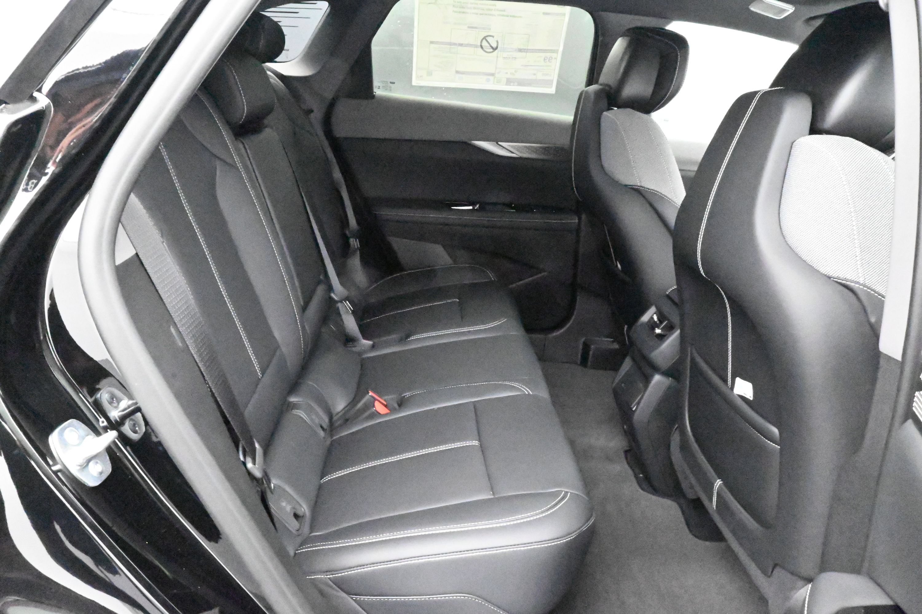 New 2027 Cadillac Optiq Luxury w/ LPO, Floor Liner Package AWD/4WD image 12