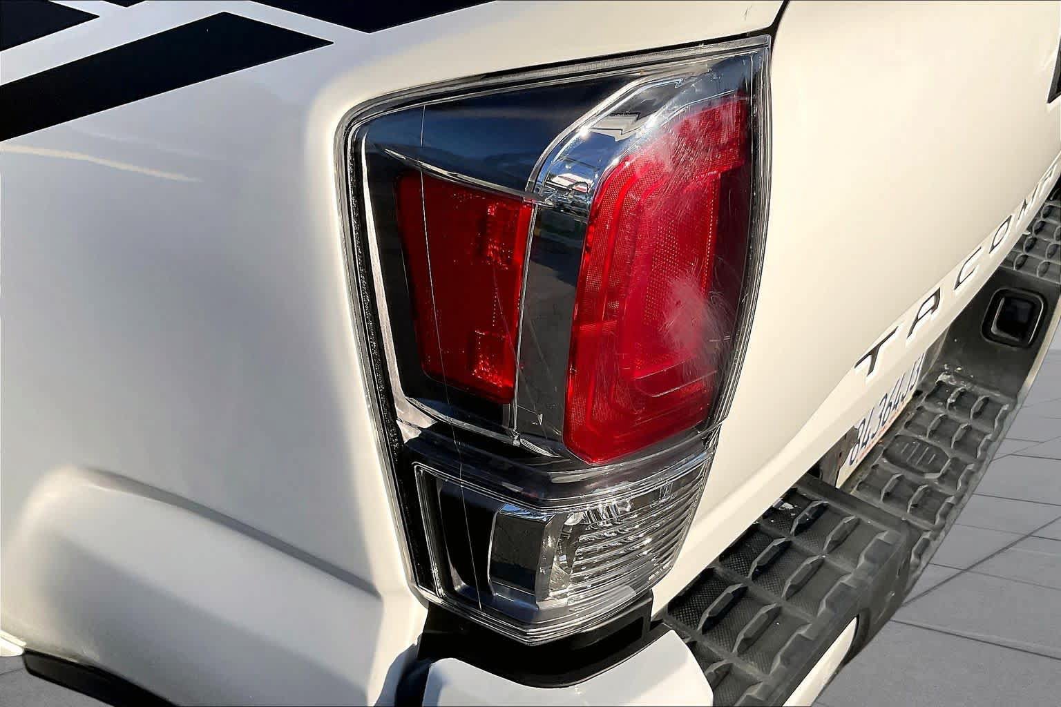 Used 2022 Toyota Tacoma TRD Sport w/ Technology Package RWD image 28