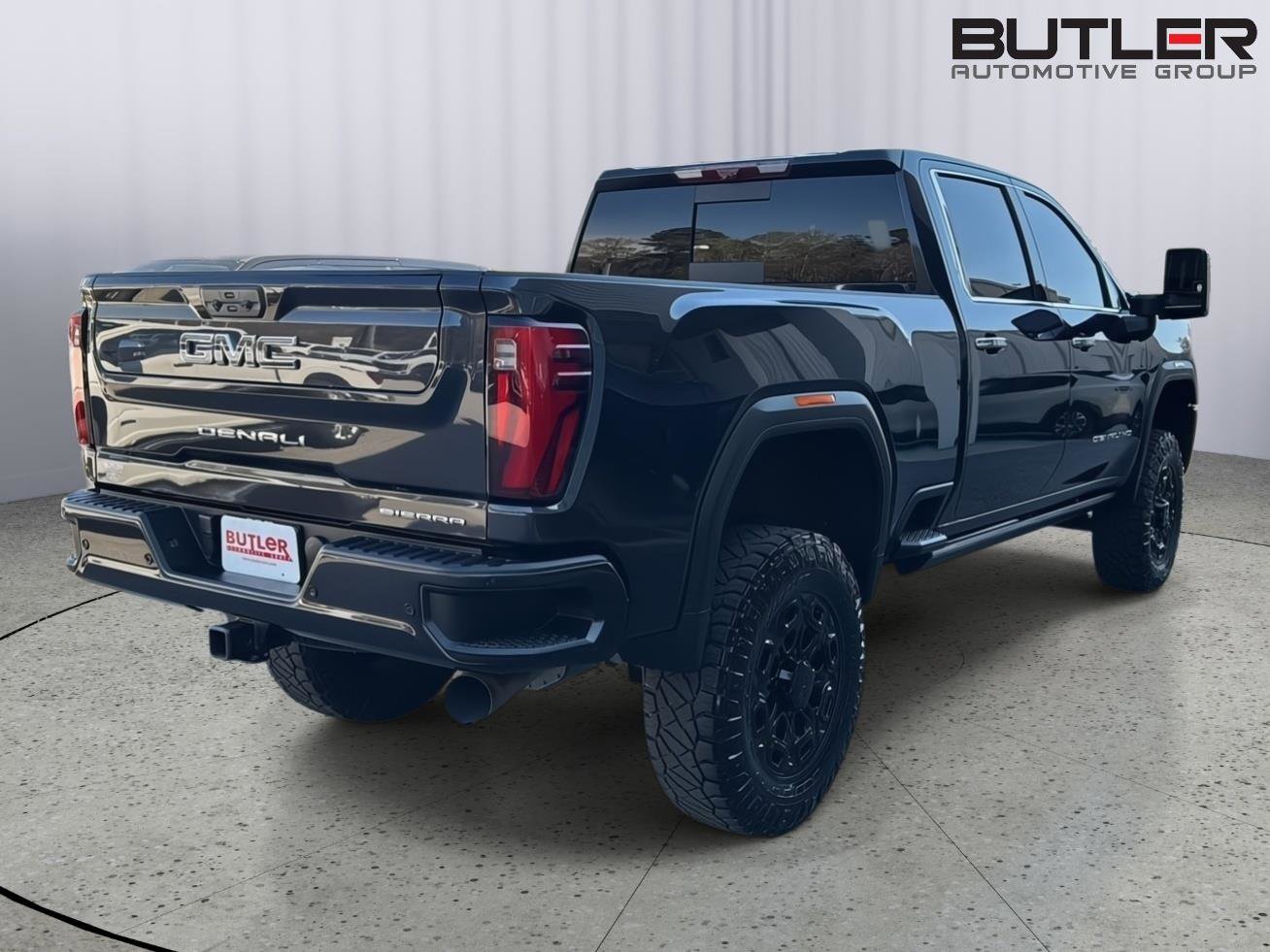 Used 2024 GMC Sierra 3500 Denali Ultimate AWD/4WD image 5