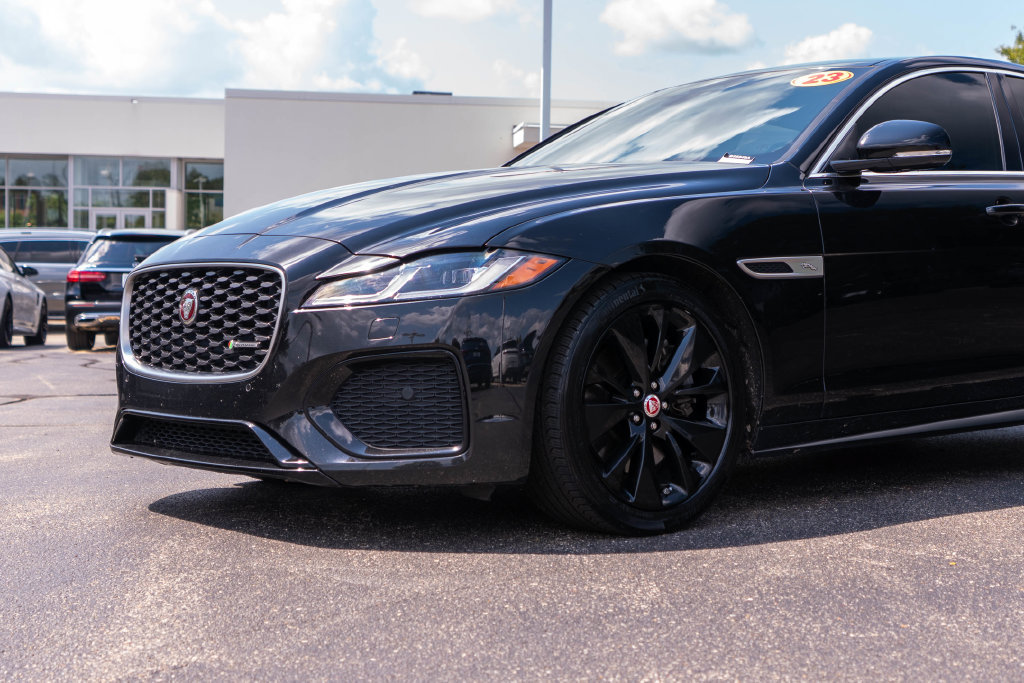 Used 2023 Jaguar XF R-Dynamic SE AWD/4WD image 6