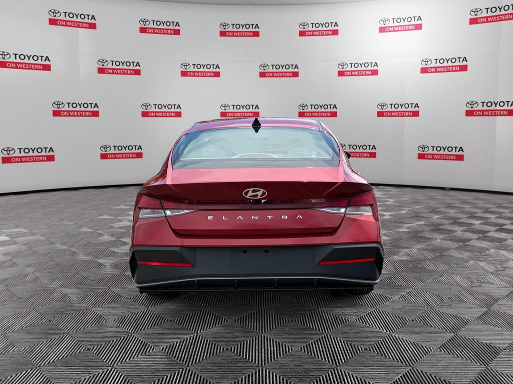 Used 2024 Hyundai Elantra SEL FWD image 6