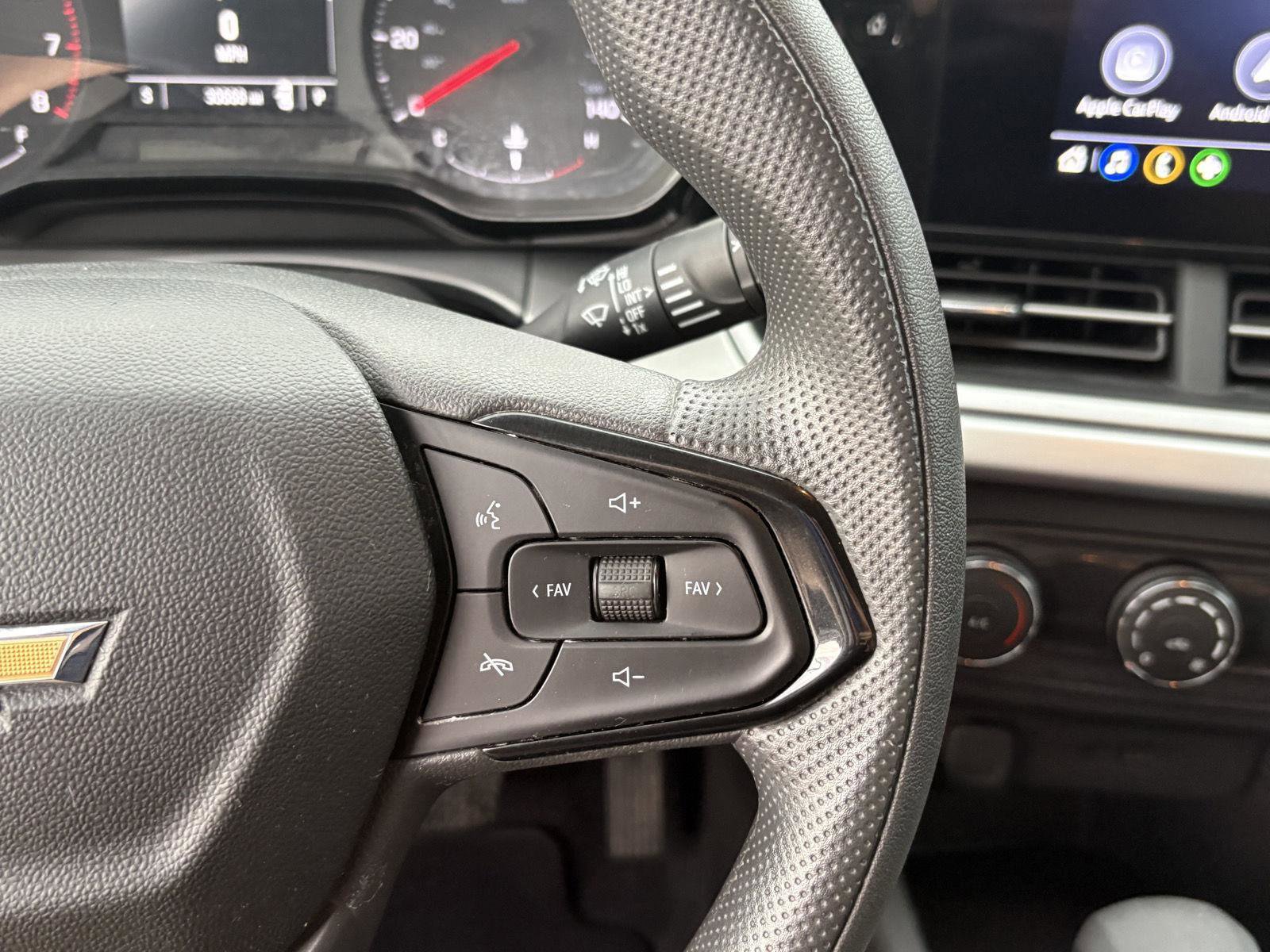 Used 2025 Chevrolet Trax LS FWD image 9