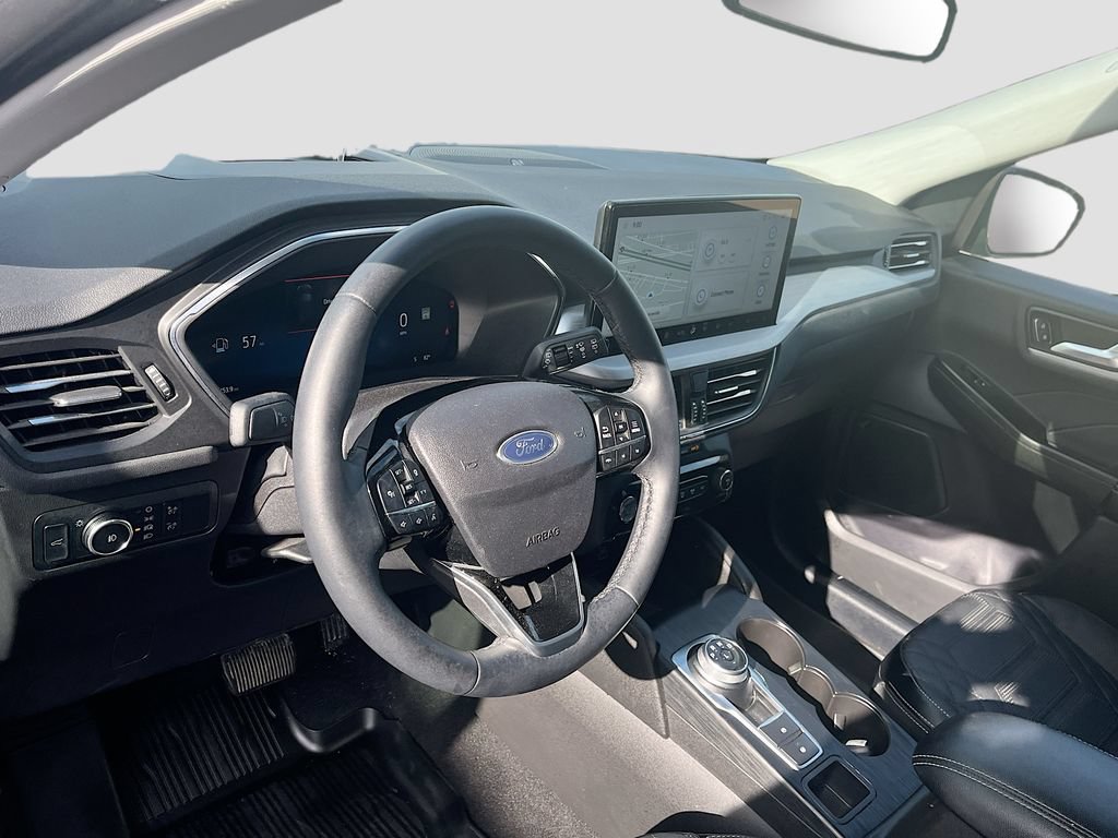 Used 2024 Ford Escape Platinum w/ Premium Technology Package AWD/4WD image 9