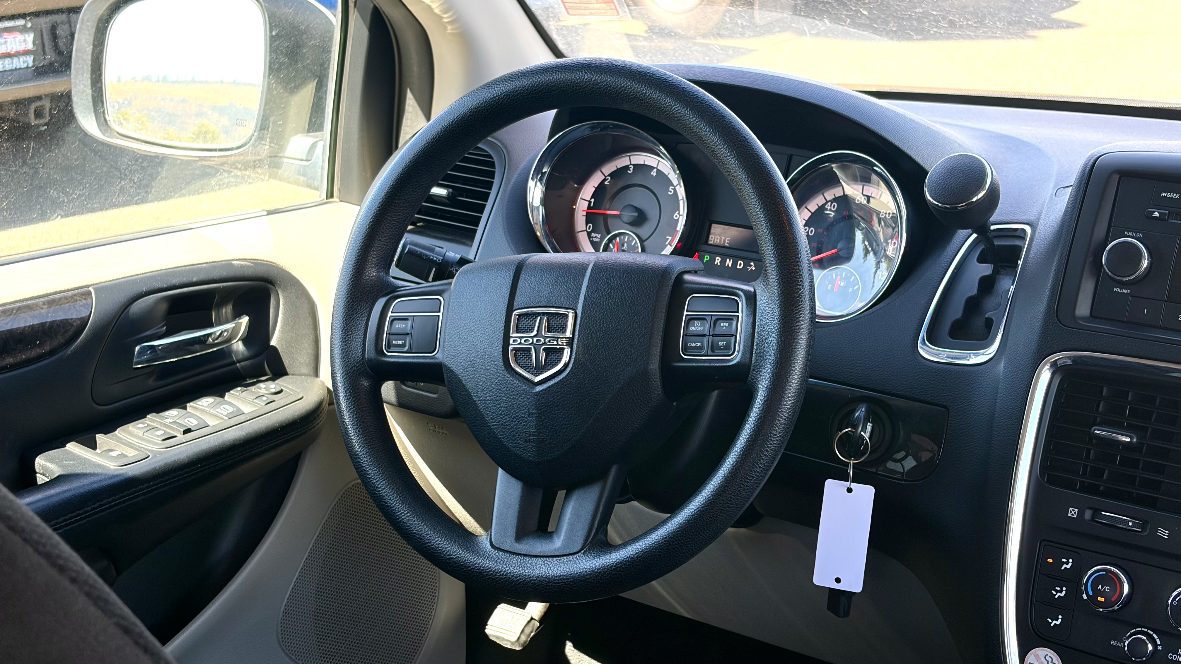 Used 2015 Dodge Grand Caravan SXT FWD image 14