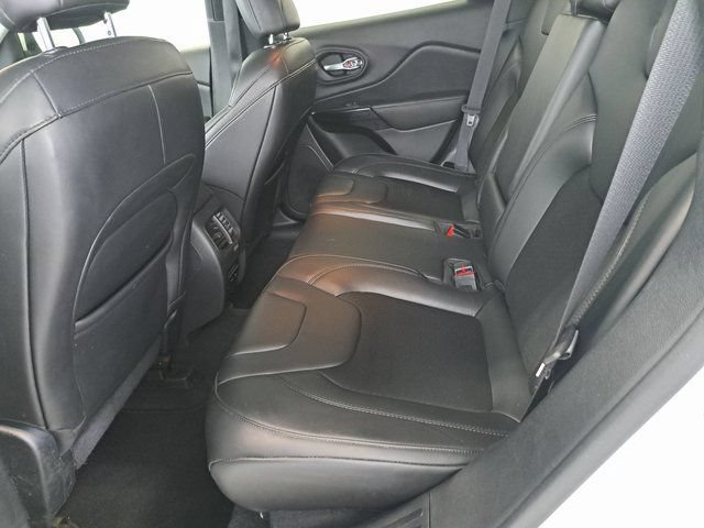 Used 2020 Jeep Cherokee Latitude Plus AWD/4WD image 24