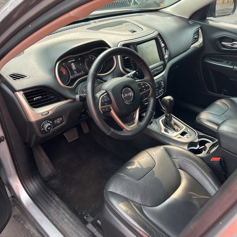 Used 2016 Jeep Cherokee Limited AWD/4WD image 7