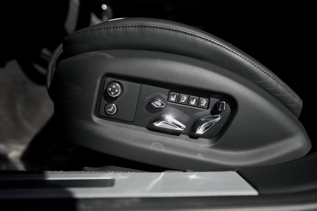 Used 2024 Bentley Flying Spur S V8 image 31