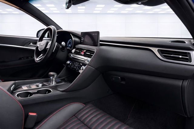 Used 2025 Genesis G70 2.5T w/ Sport Prestige Package image 18