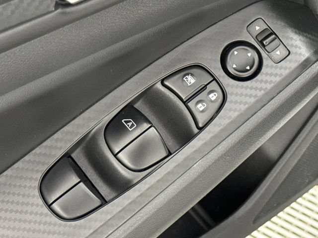 Used 2024 Nissan Altima 2.5 SV FWD image 14