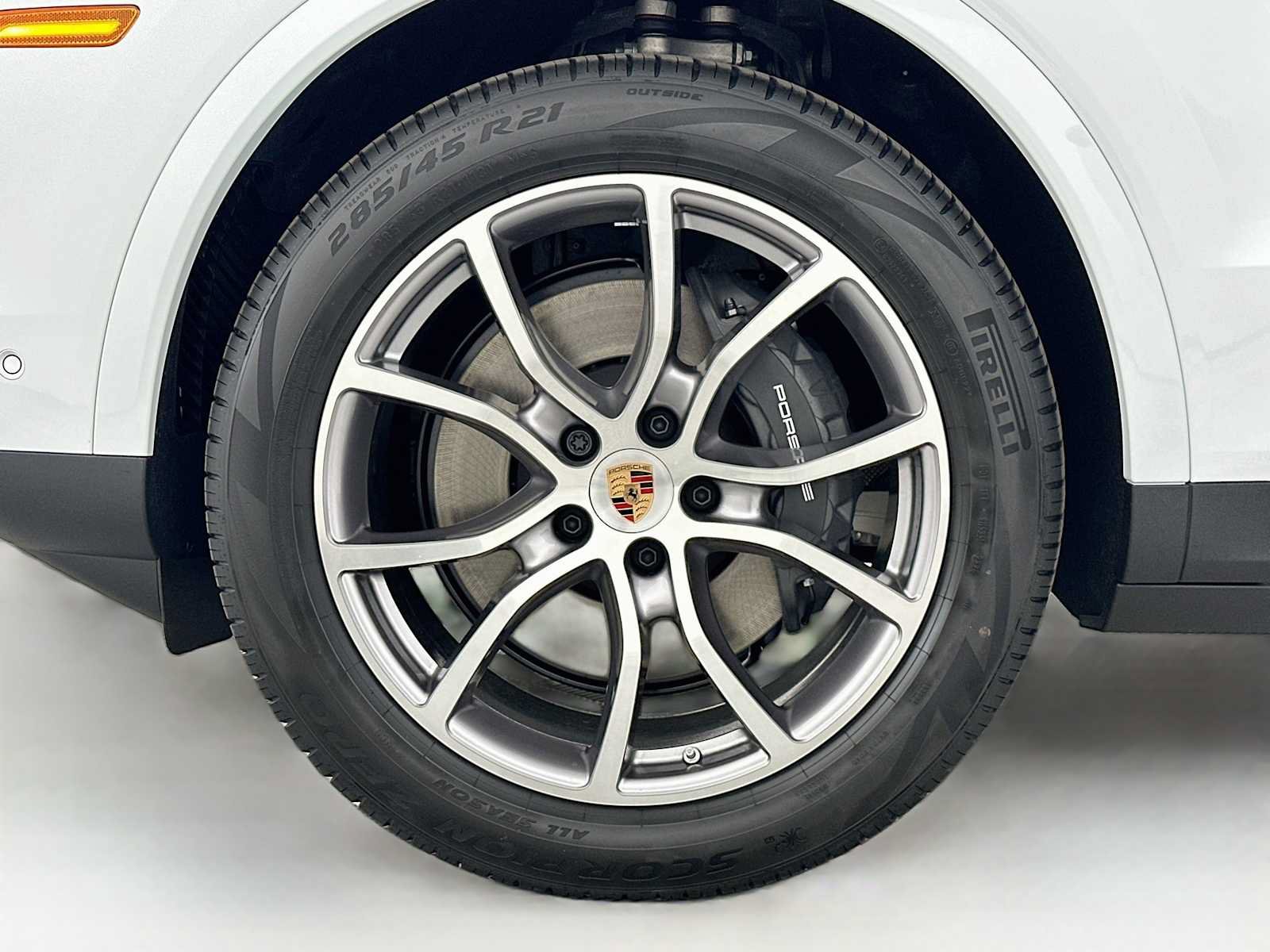 New 2026 Porsche Cayenne Coupe AWD/4WD image 32