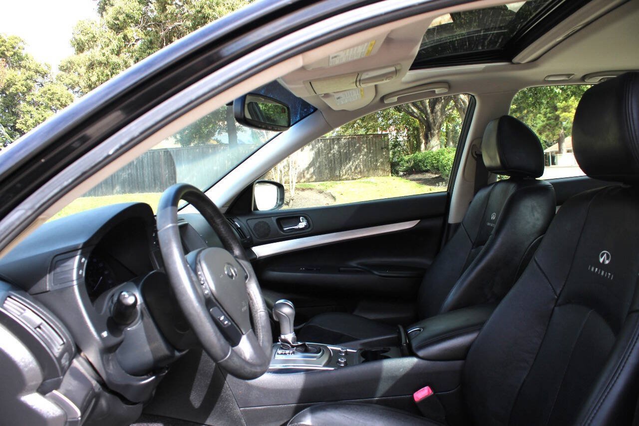 Used 2012 INFINITI G25 Journey RWD image 10