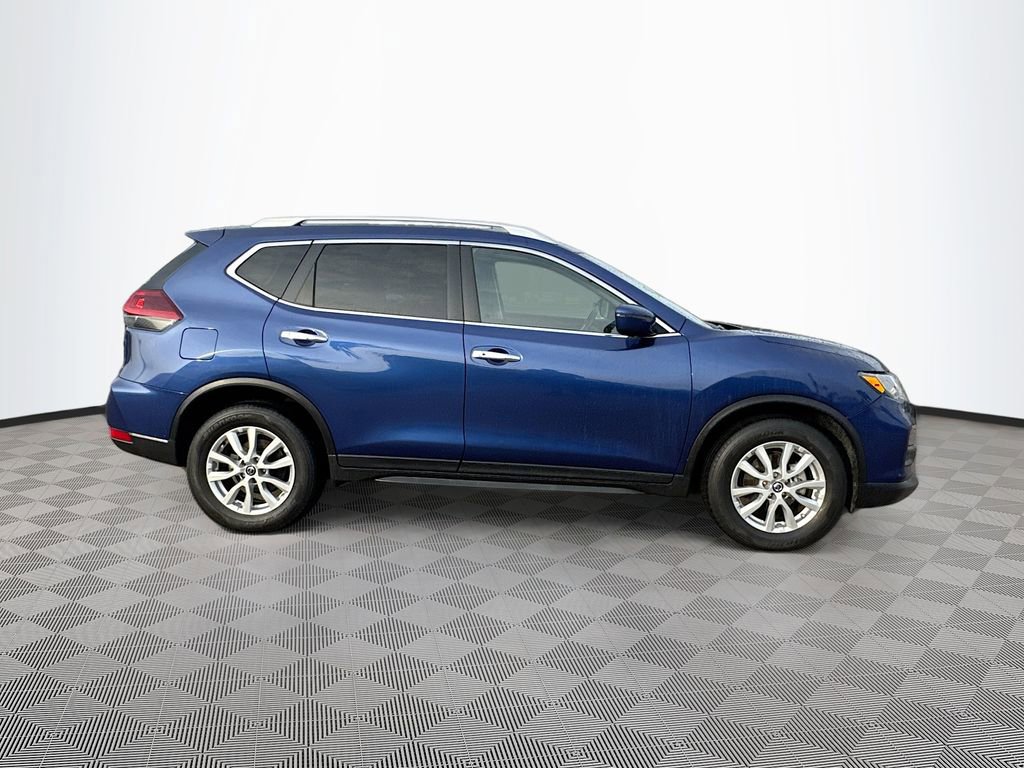 Used 2020 Nissan Rogue SV image 4