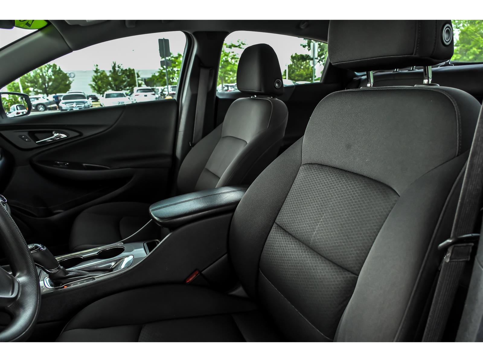 Used 2020 Chevrolet Malibu LT FWD image 12
